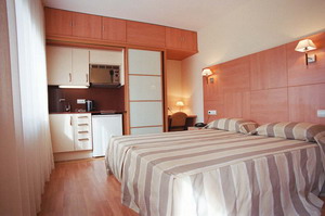 Aparthotel Silver, Barcelona, Spain - click for larger image