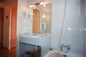 Aparthotel Silver, Barcelona, Spain - click for larger image