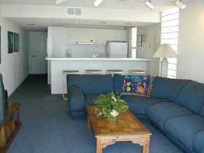 2884 Living room and kitchen