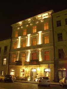 Hotel Senacki by night