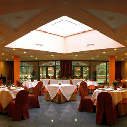 Dining / Restaurante