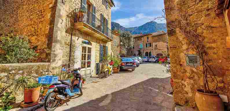 Visit charming Pollensa in Mallorca, Spain