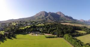 Somerset West - Photo by Aerial Picture and Video on Wikimedia Commons