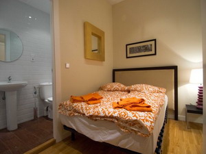 Luna 2 - Bedroom and Bathroom - click for larger image