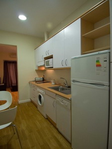 Luna 2 - Kitchen - click for larger image