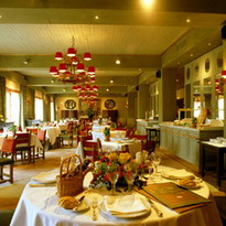 Dining / Restaurante