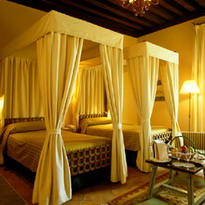 Room / Habitacin