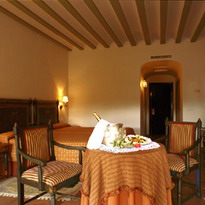 Room / Habitacin