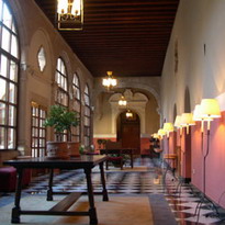 Cloister / Claustro interior