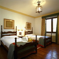 Room / Habitacin