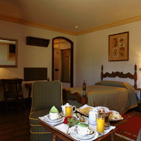 Room / Habitacin