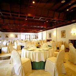 Dining / Restaurante