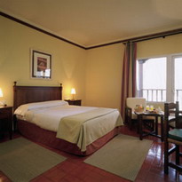 Room / Habitacin