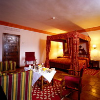 Room / Habitacin