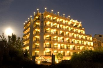 The Sunflower Hotel - 3 star hotel in a quiet area of Qawra, Malta